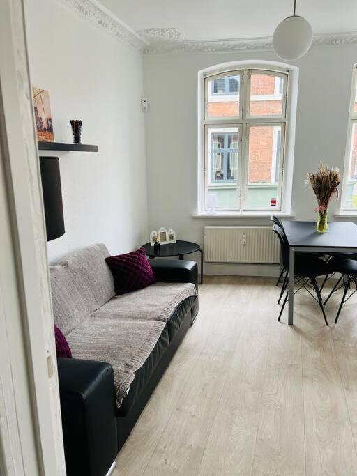 Lovely 1-Bedroom Condo In Aarhus C מראה חיצוני תמונה