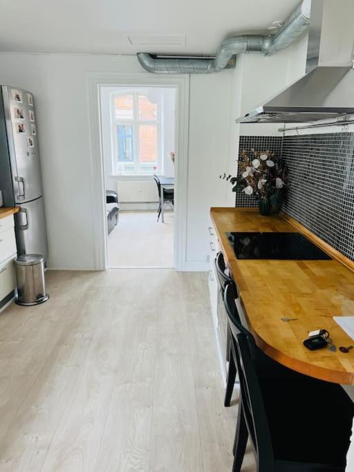 Lovely 1-Bedroom Condo In Aarhus C מראה חיצוני תמונה